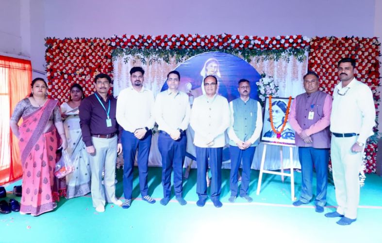 Today, a program was organized at Kalyan Singh Super Specialty Cancer Institute on the occasion of “International Nurses Day.”