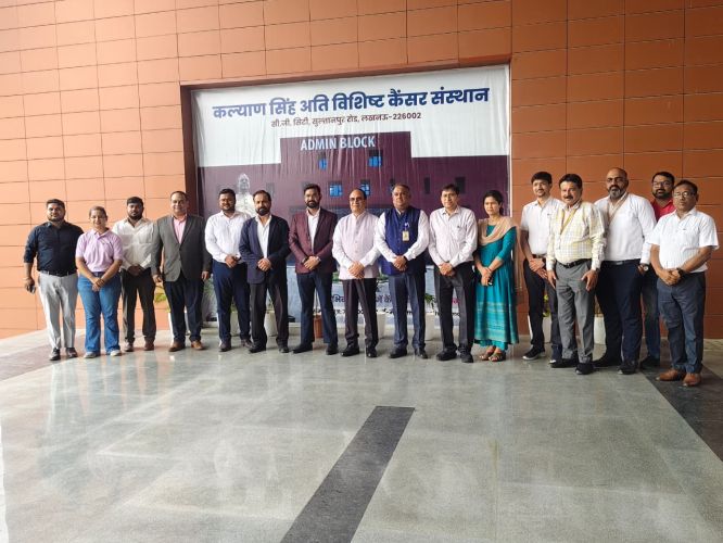 Today a MoU has been signed between Kalyan Singh Super Speciality Cancer Institute, RAVC Foundation & Sharda Welfare Society, Lucknow distribution of “Apni Thali” free meal to the patient attendants at Kalyan Singh Super Speciality Cancer Institute.
The MoU has been signed and exchange by Prof. MLB Bhatt, Director, KSSSCI, Shri Rohit Pandey, Director, RAVC Foundation and Shri Atul Tiwari, Chairperson, Sharda Welfare Society, Lucknow.
A noble initiative and humanitarian effort are being taken by the RAVC Foundation to be fulfilled by the Sharda Welfare Society, Lucknow under CSR activity for providing healthy, nutritious and hygienic food to the patients attendants at the designated place at KSSSCI.
This initiative aims to encourage patient relatives for eating healthy and nutritious foods with comfort with care within the premises of the Institute, which provide them mental satisfaction for their strength to support their patients admitted at this Institute.
Thus, such initiative committed for supporting those in need and promoting better health to the patient relatives through humanitarian efforts.
On this occasion Dean, Dr. Pramod Kumar Gupta, MS, Dr. Varun Vijay, Executive Registrar, Dr. Ayush Lohiya, Dr. Gitika Pant, Food In-charge, KSSSCI, Shri Ram Anuj Verma, Founder-CEO, RAVC Foundation and Dr. S. Srivastava, Consultant (Research & Academics), KSSSCI and other senior officers were present to grace the occasion.