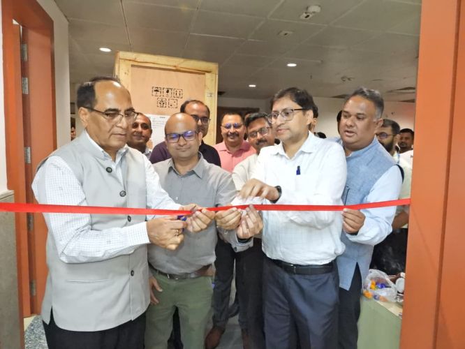 Advanced Fluoroscopy Machine with Japanese Technology Arrives at Kalyan Singh Super Speciality Cancer Institute.